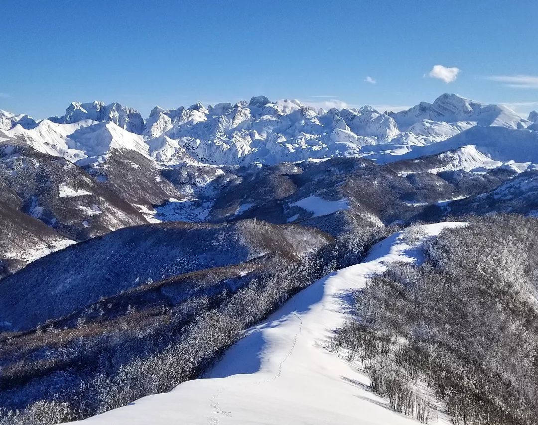 Winterpanorama in den Albanischen Alpen