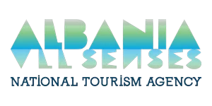 Logo der Nationalen Tourismusagentur Albaniens (AKT)